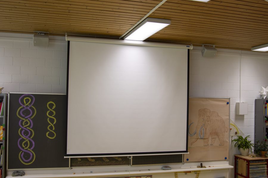 projektio-lautsprecher-beamer-schulzimmer-zeinigen-002